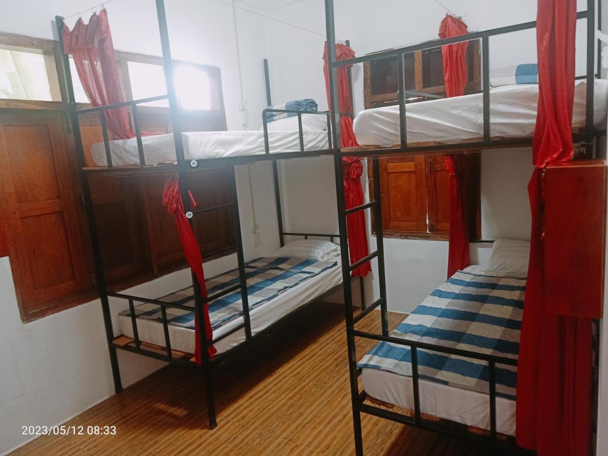 Aurora Backpackers Hostel Luang Prabang Exteriör bild