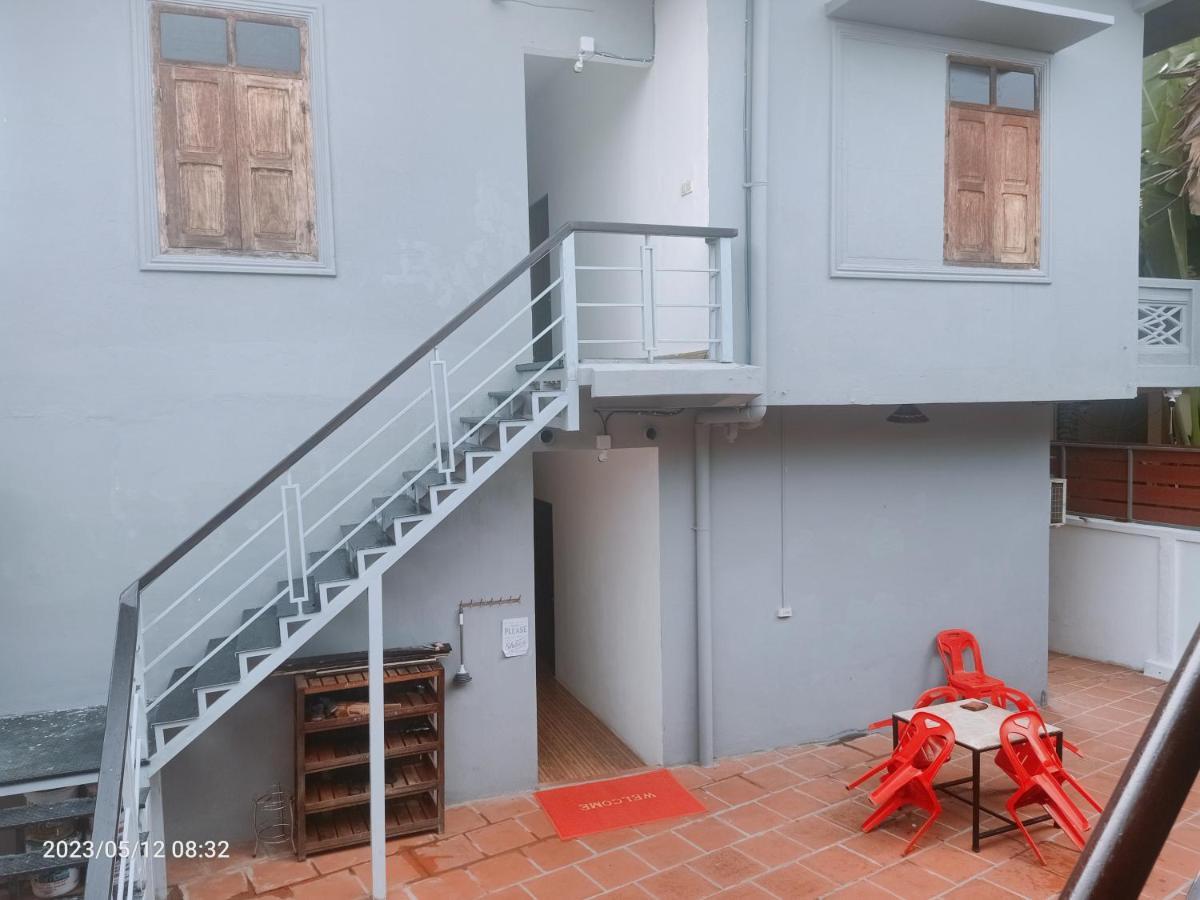 Aurora Backpackers Hostel Luang Prabang Exteriör bild