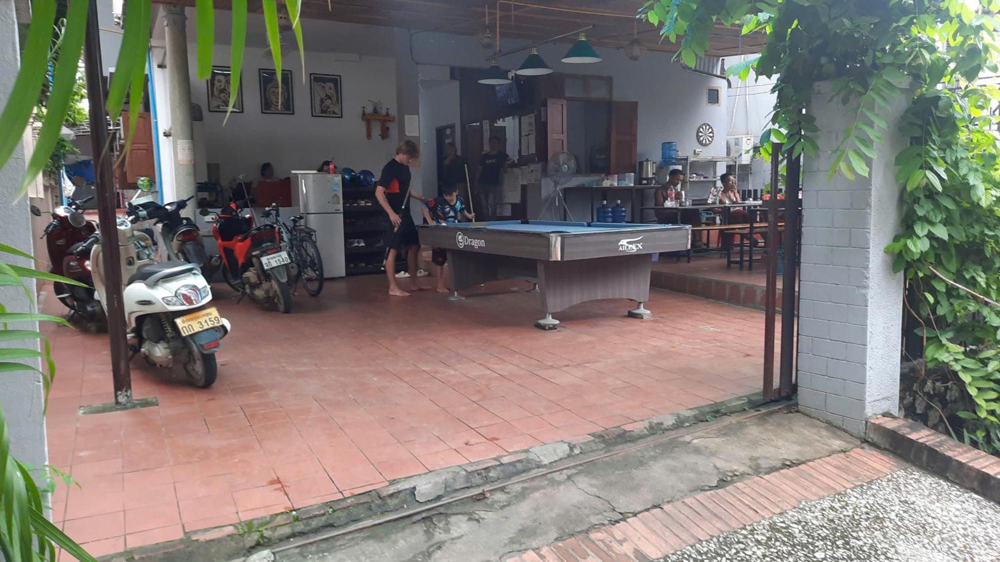 Aurora Backpackers Hostel Luang Prabang Exteriör bild