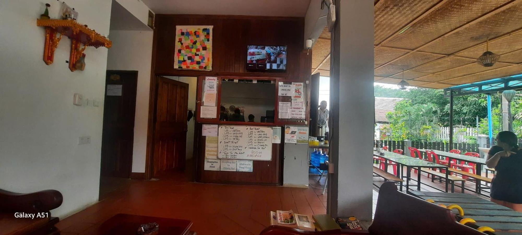 Aurora Backpackers Hostel Luang Prabang Exteriör bild
