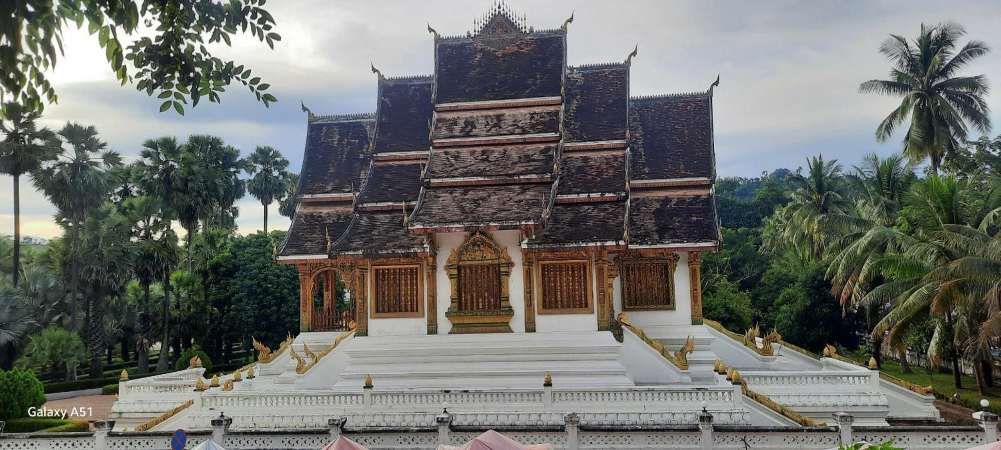 Aurora Backpackers Hostel Luang Prabang Exteriör bild