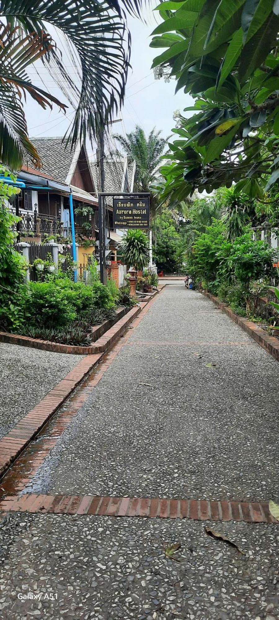 Aurora Backpackers Hostel Luang Prabang Exteriör bild