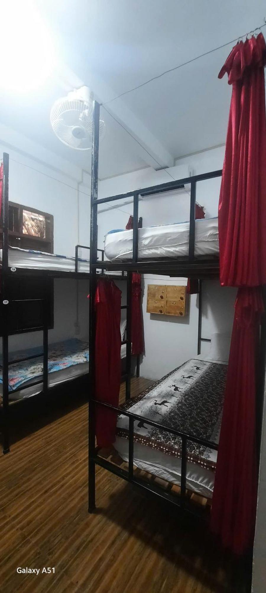 Aurora Backpackers Hostel Luang Prabang Exteriör bild