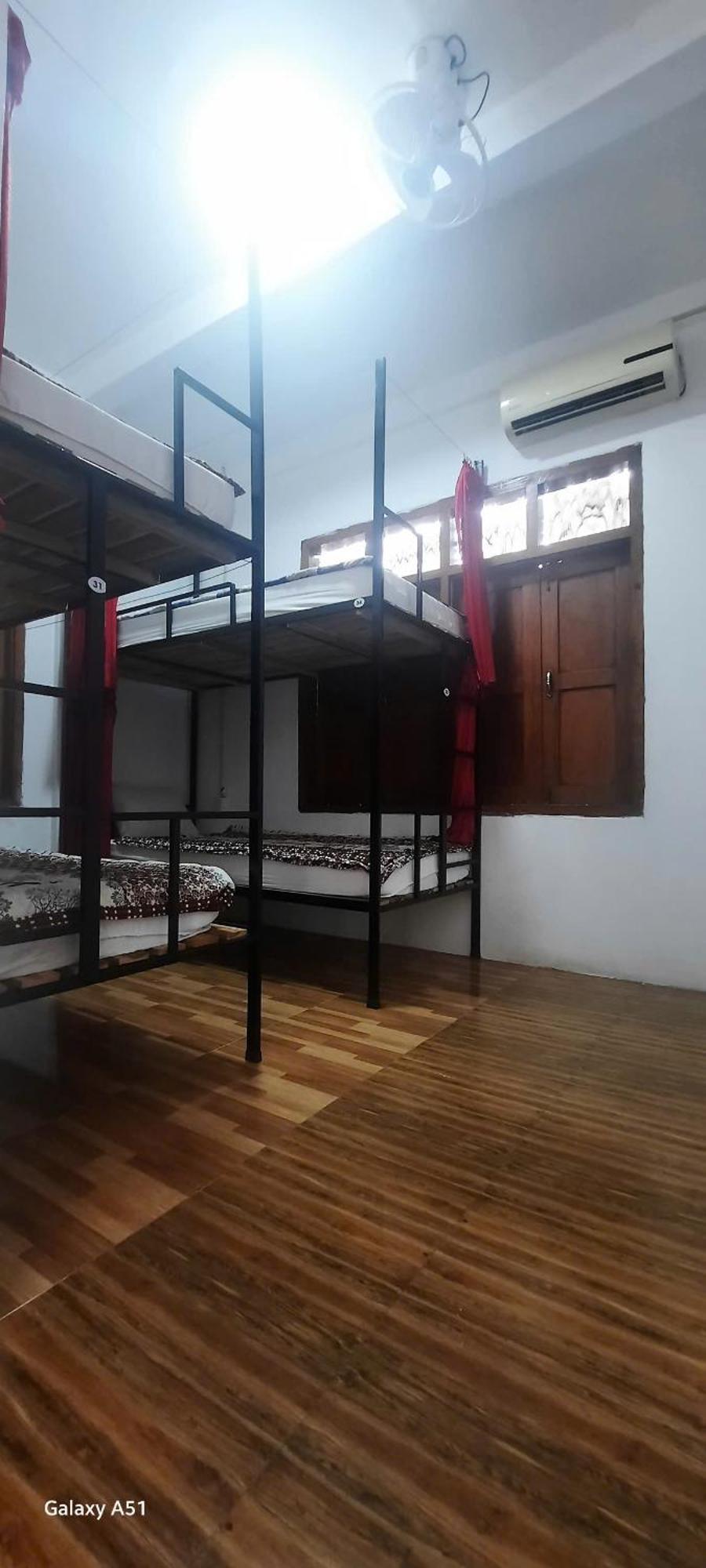 Aurora Backpackers Hostel Luang Prabang Exteriör bild