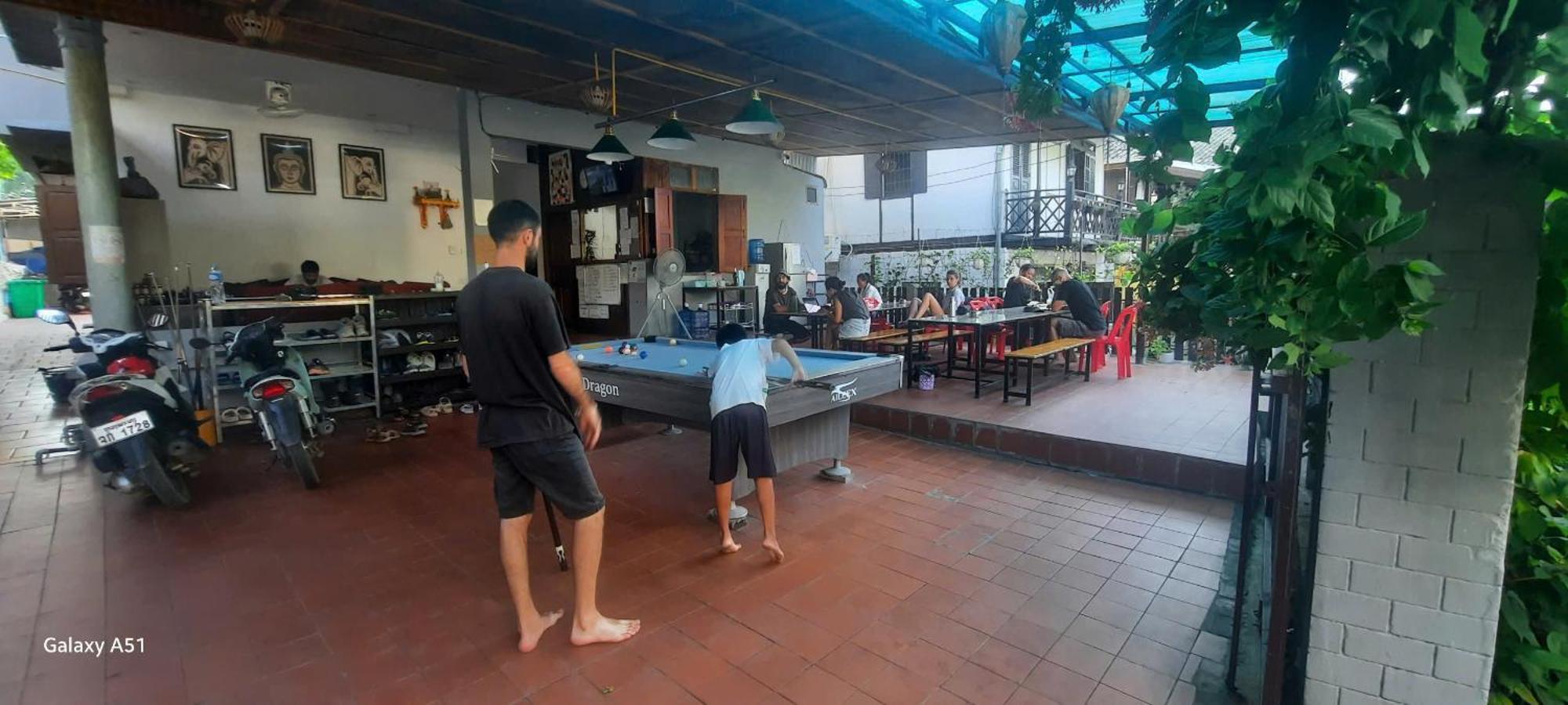 Aurora Backpackers Hostel Luang Prabang Exteriör bild